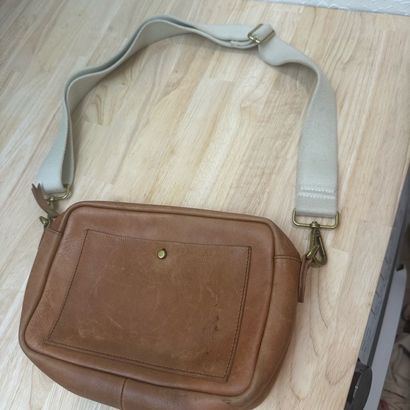 Madewell The Transport Camera Bag - Tan Leather Crossbody - Picture 3 of 7